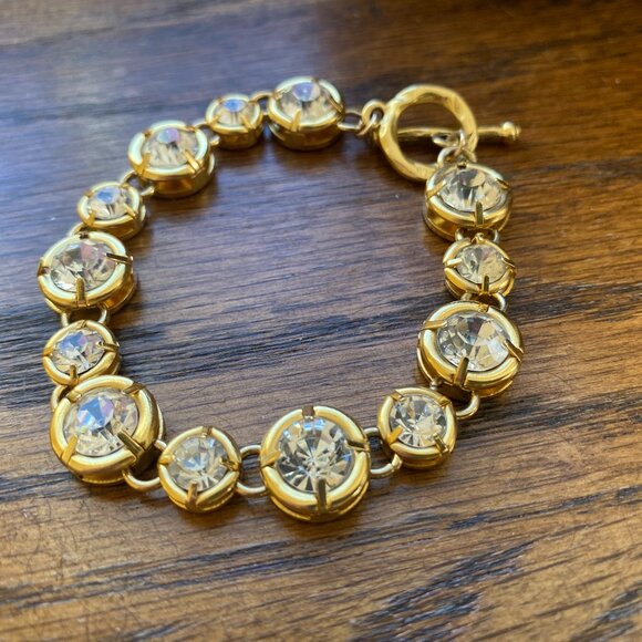 Goldtone bezel crystal toggle bracelet, 7.5" - Picture 2 of 6